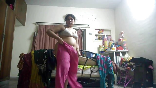 مرد سخت با عجله تخت خواب سکس جوجه زرق و برق
