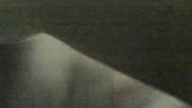 دستش را روی الاغ و گربه حنا گذاشت sex خواب